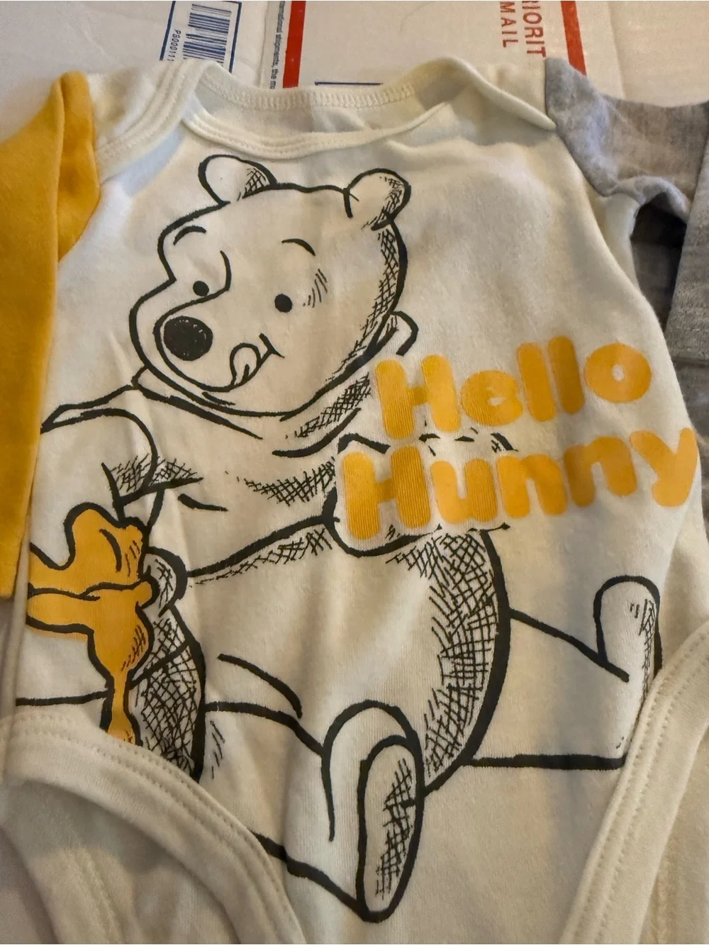 Disney Baby Winnie the Pooh Baby Boys Size 3 months Bodysuit and Pants Set